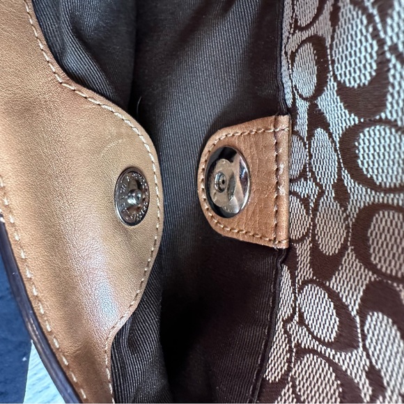 Coach Signature Voyager F13813 - Tote/Diaper Bag - Picture 14 of 15